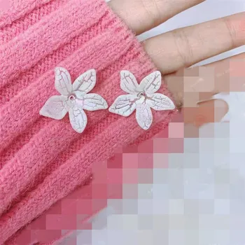 100 БР Имитация на перли 3D Венчелистче цвете Аксесоари от смола Обеци със собствените си ръце Аксесоари за коса Материали