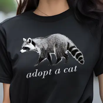 Сложете тениска с котка-енотом.