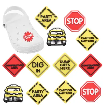 Добро качество 1бр PVC Ключодържатели за обувки Жълто Авто Мото Червена СПИРКА Аксесоари, Украса за детски обувки Fit Croc Jibz Подарък за парти със собствените си ръце