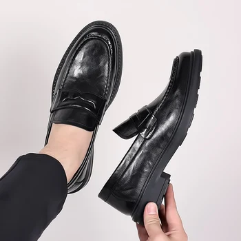 Пролетно-есенни мъжки бизнес черни обувки, модел обувки, Лоферы, ежедневни кожени обувки за модните тенденции, луксозни мъжки обувки, без съединителни в британския стил.